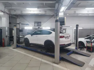 Четырехстоечный подъемник Technoservice Group 526B, 2005 года выпуска, бывший в употреблении, серийный номер А055120. Осмотр по адресу: Саратовская область, город Энгельс, улица Студенческая, дом 205, по предварительной записи по телефону 89270595555.