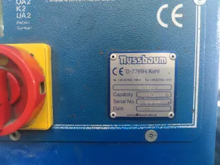 Подъемник двухстоечный Nussbaum 2.30 SLE, номер 245935, 2005 года выпуска, бывший в употреблении. Ознакомление с имуществом по адресу: Саратовская область, город Энгельс, улица Студенческая, дом 205, по предварительной записи по телефону 89270595555.