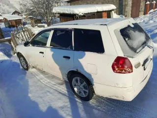 Nissan AD, 2001 года, 120 лс, 344000 км, АКПП. VIN отсутствует, кузов: VHNY11205183, регистрационный номер: А072НЕ142. Кузов гнилой. Нет подушки безопасности. Капот не родной чуть не подходит но закрывается. Два передних крыла помяты и в коррозии. Два задних крыла тоже в коррозии. Левое немного…