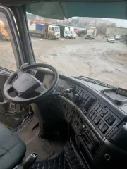 Volvo 174483, 2012, грузовой тягач седельный, марка Volvo, модель 174483, год изготовления 2012, VIN X38174483C2800221. Имущество находится в совместной собственности.