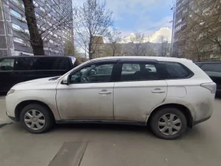 Mitsubishi Outlander 2013 автомобиль марки MITSUBISHI модель Outlander 2013 г.в. VIN-номер JMBXTGF2WDZ014967 ознакомление с имуществом осуществляется по адресу: г. Москва, ул. Октябрьская, д. 11 в рабочие дни в период представления заявок на участие в торгах, предварительно записавшись по телефону…