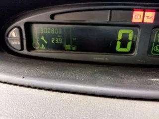 Citroen Xsara Picasso 2001 года, 90 лс, 300808 км. Транспортное средство - Легковой автомобиль, марка: СIТRОЕN, модель: ХSАRА РIСАSSО, 2001 года выпуска, VIN: VF7CHRHYB38933643, грз: Е773УА10, модель, номер двигателя: PSARHY 10DYGZ3019043, мощность двигателя: 90 л.с., рабочий объем двигателя: 1997…
