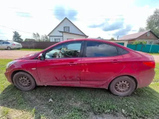 Hyundai Solaris, 2012 года, 107 лс, 211 842 км, VIN Z94CU41CACR175555, залог в пользу ПАО "Сбербанк".