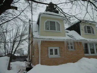 Здания и земельный участок общей площадью 1176 кв.м в Москве. Нежилое здание, кадастровый номер: 77:18:0170804:78, площадью 150,4 кв.м, адрес: г. Москва, поселение Марушкинское, квартал 116, владение 56, стр. 1. Нежилое здание, кадастровый номер: 77:18:0170707:399, этажность 1, площадь 16,6 кв.м…