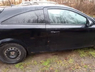 Opel Astra 2008 года, 90 лс, пробег 203000 км. Цвет черный. VIN: W0L0AHL0885157475, ПТС: 820H642407, госномер M797MP29.