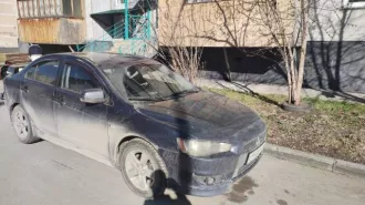 Состояние удовлетворительное, соответствует году выпуска, автомобиль заводится, на ходу, задний бампер трещины, вмятины на капоте, спущено колесо, крышка багажника вмятины и царапины.