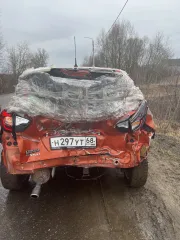 Renault Kaptur 2016 года выпуска, VIN: X7LASREA756525712. Автомобиль после ДТП, существенные повреждения задней части со смещением и разрывами: задний бампер, крышка багажника, задние крылья левое и правое, задние фонари, противотуманные фары, облицовка багажника, обивка потолка, задняя правая…