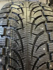 Pirelli Winter Carving Edge 275/40 R19 4 шт. Автомобильная зимняя шина Pirelli Winter carving edge 275/40 R19 количество 4 шт. Дата выпуска 19 неделя 2013 года, шины новые, не устанавливались, не эксплуатировались. Тип запчасти: Автомобильная зимняя шина.