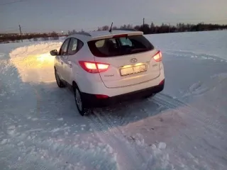 Hyundai ix35 2012 года, 150 лс, 150000 км, полный привод, АКПП. Технический паспорт Серия 77УН номер 958605; Номер кузова (шасси) VIN TMAJU81BDCJ295063; Двигатель (рабочий объем/мощность) 150; Транспортное средство Автомобиль легковой; Марка HYUNDAI IX35; Дата выпуска 2012 г.; Цвет и тип краски…