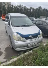 Nissan Serena 2000 года выпуска. Государственный регистрационный номер С200МА96. VIN отсутствует.