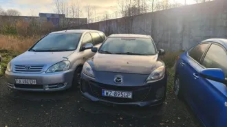 Mazda 3, 2012, VIN JM1BL1V72C1674256, рег.номер Республики Польша WZ895GP, объем двигателя 1999 см3, 110 (149,56 л.с), цвет темно-серый, со следами длительной эксплуатации, поломанная фиксация переднего бампера с левой стороны, скол ЛКП на переднем бампере справа, глубокая царапина на заднем…