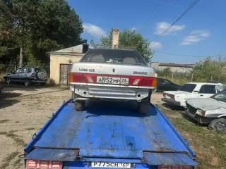 ВАЗ 21150, 2004 г.в., светло-серебристый металлик. VIN: XTA21150043633961, госномер А952МР26. Объем двигателя 1499 см³, мощность 56.4 кВт (76.7 л.с.), экологический класс 2. Имеются ограничения: запрет на регистрационные действия. Состояние: разбито лобовое стекло, отсутствует задний бампер, ключи…