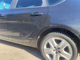 Автомобиль марки OPEL модель Astra 2012 г.в.VIN номер W0LPD5DDXDG017820 Автомобиль находится в очень плохом состоянии. Есть нарушения целостности проводки из за грызунов, не работает CAN шина. При работе ДВС слышен постоянный стук, при полном нагреве ДВС, на холостом ходу загорается лампа давления…