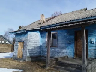 Здание пожаро-химической станции 111 кв.м и земельный участок 2551 кв.м, Архангельская область. Здание пожаро-химической станции площадью 111 кв.м. с кадастровым номером 29:01:200133:138, расположенное по адресу: Российская Федерация, Архангельская область, м.о. Вельский, рп. Кулой, ул. Крайняя, д…