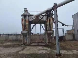 Объект незавершенного строительства пл. 2 060,30 кв.м., кадастровый номер 40:26:000001:1204; 
Здание пл. 90,00 кадастровый номер 40:26:000001:1353; 
Право долгосрочной аренды на земельный участок пл. 959,00 кв.м., кадастровый номер 40:26:000001:99; 
Ограждение; 
Циклон ЦН 15*700*4УП, Зав. №3905…