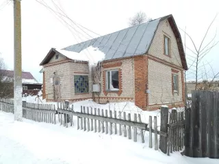 Комплекс, расположенный по адресу: Московская область, р-н. Луховицкий, с. Ловцы, ул. Красноармейская, д. 14 Здание, назначение: нежилое, наименование: нежилое здание (амбулатория), площадь – 149,5 кв.м., количество этажей, в том числе подземных этажей: 1, адрес объекта: Московская область, р-н…