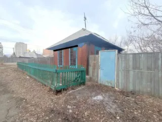 1/3 доля в праве на жилое здание, площадь: 31,4 кв.м., кадастровый номер: 24:50:0300200:87, Адрес (местоположение): Красноярский край, г.Красноярск, Центральный район, ул.Достоевского, дом 3, и 
1/3 доля в праве на земельный участок, площадь: 403 кв.м., категория земель: Земли населенных пунктов…