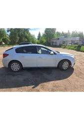 Chevrolet Cruze, 2012 Автомобиль марки CHEVROLET модель KLIJ CRUZE 2012 г.в. VIN-номер XUFJA686JC3069939 Залог в пользу ПАО "СОВКОМБАНК" С имуществом можно ознакомиться по месту нахождения имущества, с документами можно ознакомиться в рабочие дни с 17:00 до 18:00 (время местное) по предварительному…