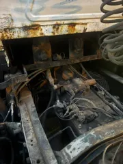 Scania 113 1992 года. Грузовой седельный тягач. На ходу или нет — неизвестно. Дефекты ЛКП, ржавчина, течь воды в салон, масляное запотевание в районе гидроцилиндра подъема кабины. Более подробное техническое состояние выясняйте самостоятельно в ходе осмотра.