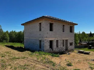 Дом 136 кв.м и участок 706 кв.м, Московская область, Дмитров. Земельный участок площадью 706 кв.м., кадастровый номер 50:04:0160202:913 для дачного строительства и жилой дом площадью 136 кв.м. кадастровый номер 50:04:0160202:982, находящиеся по адресу Московская область, г.Дмитров дер. Сокольники…