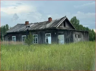 1/7 доля жилого дома 42,8 кв.м и 1/7 доля земельного участка 5000 кв.м в Удмуртии, кадастровый номер дома: 18:20:044001:202, кадастровый номер участка: 18:20:044001:46, категория земель: Земли населенных пунктов, вид разрешённого использования: Для ведения личного подсобного хозяйства