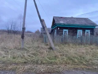 Дом 28,2 кв.м, участок 4700 кв.м, Томская область. Жилое здание общей площадью 28,2 кв.м с кадастровым номером 70:16:0301001:413, земельный участок общей площадью 4700 кв.м с кадастровым номером 70:16:0301001:221, расположенные по адресу Томская область, Шегарский р-н., с. Гусево, ул. Советская, д…