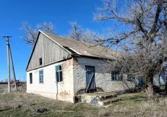 Здание кад № 26:09:020821:94 площадью 83.70 кв. м и земельный участок кад №26:09:020108:6 площадью 30044.00 кв. м по адресу: Ставропольский край, Туркменский район, село Камбулат, улица Комарова, дом 18.