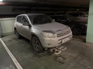Toyota RAV4 2008 года выпуска, идентификационный номер JTMBH31V705058171, государственный регистрационный знак У163ХР199.