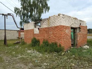 Земельный участок 1361 кв.м с объектами недвижимости, п. Визимьяры, кадастровый номер 12:03:2501001:37, площадью 1361 кв. м, местоположение установлено относительно ориентира, расположенного в границах участка. Ориентир адм. здание. Почтовый адрес ориентира: Российская Федерация, Республика Марий…