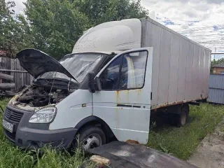 Автомобиль грузовой 3009А9, 2017 года выпуска, VIN: Z783009A9J0041929, цвет кузова — белый. Автомобиль на ходу. Длительное время не эксплуатировался. По кузову имеются следы коррозии по нижним кромкам кабины, дверей, раме фургона, задним воротам и в подкапотном пространстве. Салон имеет следы…