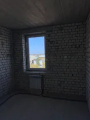 Квартира 93,7 кв.м, г. Саратов, Саратовская обл., ул. Тулайкова, пом. №80, этаж 11, кадастровый номер 64:48:040453:2316, адрес: Саратовская обл., городской округ г. Саратов, ул. им. Тулайкова Н.М., д. 1/1, кв. 80. Зарегистрированных лиц нет. Ограничения (обременения): залог (ипотека) в пользу АО…