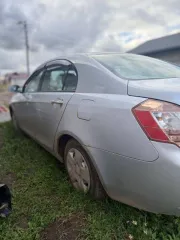 Geely Emgrand EC7 2012 года, 126 л.с. Пробег неизвестен. VIN: X9W215711C0000063. Имеются следы коррозии по кузову, неисправен вторичный вал коробки передач, отсутствует аккумулятор. Требуется замена масла. Автомобиль находится в залоге у АО «ТБанк» и на него наложены запреты регистрационных…