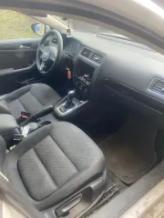 Volkswagen Jetta 2011 года, белый цвет. VIN: WVWZZZ16ZCM024723, ПТС: 64НО862755, госномер: В119ОУ164. Мощность двигателя 122 л.с. (89 кВт), разрешенная максимальная масса 1870 кг, масса без нагрузки 1290 кг.