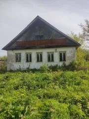 Доля дома 66.4 кв.м в Нижегородской области. 1/3 доля жилого дома, площадь 66.4 кв.м., назначение: Жилое, количество этажей: 1, адрес (местонахождение): Россия, обл Нижегородская, д Новопокровское, дом 25, кадастровый (условный) номер: 52:08:0011706:106.