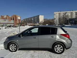 Nissan Tiida 1.6 Elegance, 2008. Легковой автомобиль марки NISSAN, модели Tiida 1.6 Elegance, год выпуска 2008, идентификационный номер (VIN): 3N1FCAC11UK428775. Имущество находится в залоге у ПАО "Совкомбанк". Ознакомление с имуществом осуществляется по согласованию с организатором торгов по эл…