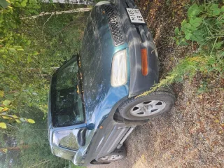 Toyota RAV4 1994, VIN: SХА10-0026072, год выпуска 1994, номер кузова SХА10-0026072, цвет кузова зеленый, рабочий объем 2000 куб.см, мощность 99.3 кВт/135.0 л.с., тип транспортного средства легковой универсал (на ходу, правый руль, пробег 185 тыс. км).