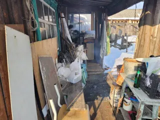 Доля дома 92,2 м² и доля участка 792 м², Свердловская обл. 1/2 доля дома и 1/2 доля земельного участка в Свердловской обл. еще 1/2 доля дома и 1/2 доля земельного участка в Свердловской обл. еще 1/2 доля в праве на жилое здание, площадь: 92,2кв.м., кадастровый номер: 66:27:1101027:240 и 1/2 доля в…