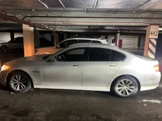 BMW 5 series 2010 года, 204 л.с., пробег 244108 км, АКПП. Легковой автомобиль BMW 523I, седан, госномер M290EE186, цвет белый, VIN X4XFP154XBC484299, ПТС 86 РС 869575, СТС 99 68 666192, летняя резина.