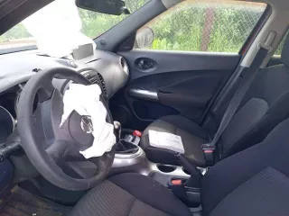 Nissan Juke, легковой комби (хэтчбек). VIN: SJNFBAF15U6225143. Год выпуска: 2012. Цвет кузова: красный. Модель, номер двигателя: HR16 068243R.