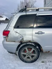 Mitsubishi AirTrek 2001 Транспортное средство: Mitsubishi AirTrek, 2001 г.в., кузов: CU 4 W - 0003667 На имущество наложены ограничения в виде запрета на регистрационные действия. Недостатки: Автомобиль после ДТП; Обильная коррозия по всему кузову; Кузовные элементы требуют замены. Ознакомление с…