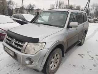 Mitsubishi Pajero 2012 года, дизельный двигатель 3.2 л (200 л.с.), АКПП, полный привод, левый руль, цвет серебристый, пробег 191868 км, VIN JMBLYV98WCJ002967.