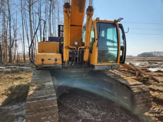 Экскаватор гусеничный Hyundai R300LC-9SH, заводской номер HHKHZ808LE0000183, 2014 год выпуска, госномер 58 УЕ 9248 (63 СВ 9366). Экскаватор гусеничный Hyundai R300LC-9S, заводской номер HHKHZ810LE0001178, 2014 год выпуска, госномер 58 УЕ 9241 (63 СВ 9362). Трактор ДТ-75 ДЕРС2 с буровой установкой…