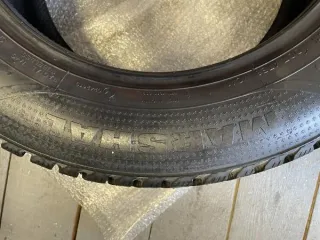 Marshal Izen-RV Stud 255/55 R18 4 шт, автомобильная зимняя шина, количество 4 шт, дата выпуска 28 неделя 2015 года, шины новые, не устанавливались, не эксплуатировались, производитель: Marshal, тип запчасти: автомобильная зимняя шина