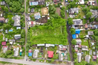 Объект недвижимости 89.7 кв.м, Архангельская область, г. Архангельск, ул. Новоквартальная, д. 3 стр. 2 (кадастровый номер 29:22:050403:232) одновременно с земельным участком площадью 3 036 кв. метров (кадастровый номер 29:22:050403:7), на котором он расположен.