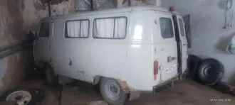 Грузовой фургон УАЗ 3741-210, 2000 года выпуска. VIN: ХТТ374100Y0029587, номер двигателя: 40210L-Y0087648. ПТС имеется.