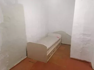 Доля 1/4 квартиры, площадь 23.2 кв.м., назначение: жилое, адрес: Россия, Респ Хакасия, г Абакан, пр-кт Ленина, дом 50, квартира 6, кадастровый номер: 19:01:100403:978. Находится в долевой собственности, размер доли: 1/4. Земельный участок, площадь 2334 кв.м., адрес: Россия, Респ Хакасия, г Абакан…