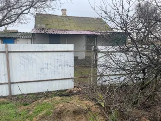 Жилой дом 79,5 кв.м, участок 2500 кв.м, с. Привольное, Республика Крым. Жилой дом на земельном участке, долевая собственность 1/3 <p>Здание (Жилой дом), общая долевая собственность, доля в праве 1/3, площадь: 79.5 кв.м., кадастровый номер: 90:06:080301:913, местоположение: Российская Федерация…