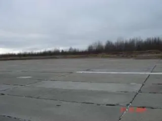 Взлетно-посадочная полоса в аэропорту г. Кедровый. Нежилое сооружение – взлётно-посадочная полоса, протяженность 1980 м, ширина 36 м. Кадастровый номер 70:18:0000006:910, адрес Томская область, г. Кедровый, квартал 22, сооружение 55а