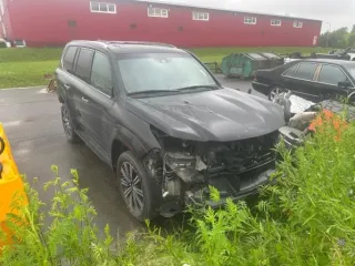 Lexus LX 570 VIN: JTJHY00WX04279138