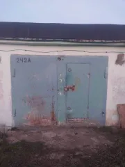 Гараж 28,3 кв.м. и земельный участок 32 +/- 2 кв.м. в Белгородской области, г. Старый Оскол, ул. Свердлова, гараж №242. Назначение гаража: нежилое. Назначение участка: земли населенных пунктов, вид разрешенного использования — для обслуживания гаража. Кадастровые номера: 31:06:0311004:21 (гараж)…